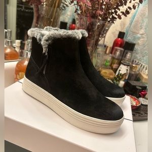 NEW Dolce Vita Tulisa black suede sneakers size 6